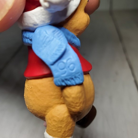Vintage Winnie the Pooh and Piglet Ornament Disney Hallmark Christmas 1996 - Picture 8 of 9
